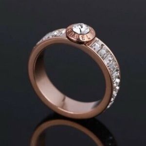NWOT Henri Bendel Size 8 Rose Gold Tone Rivet Logo Geometric Ring